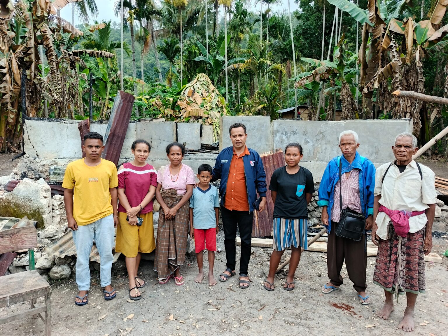 Tinjau Lokasi Kebakaran Di Desa Belle Marthen Natonis Desak Respon